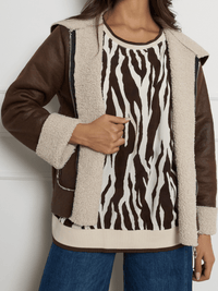 Manteau brun avec effet mouton retourné