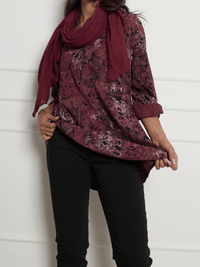Blouse bourgogne avec imprimé de léopard