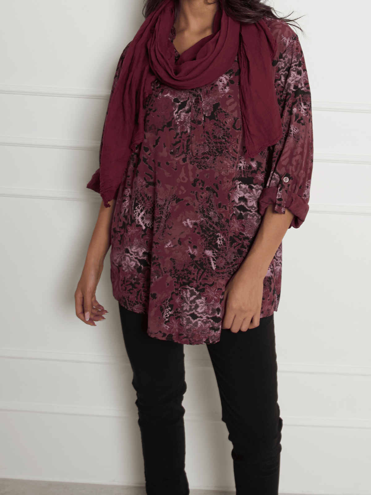 Blouse bourgogne avec imprimé de léopard