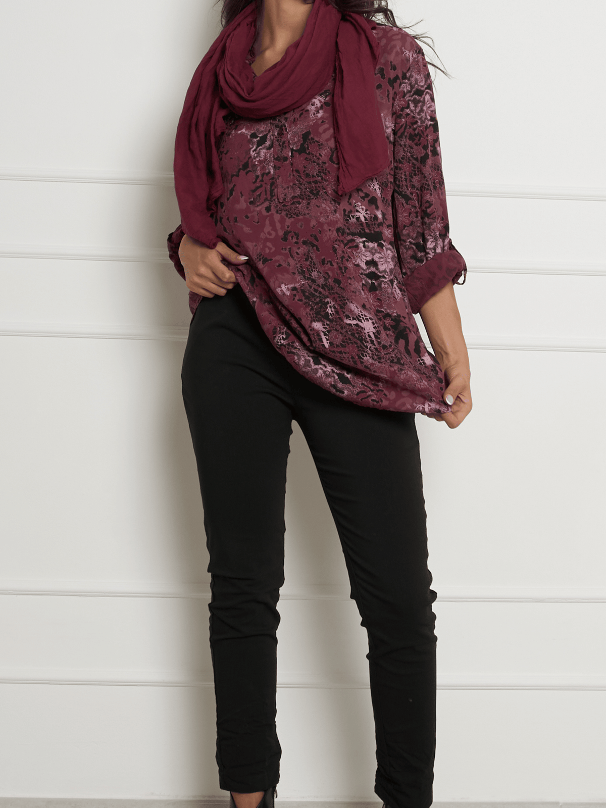 Blouse bourgogne avec imprimé de léopard
