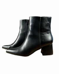 Botte noir en cuir vegan