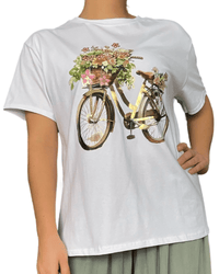 T-shirt blanc avec imprimé d'un vélo doré pour femme.