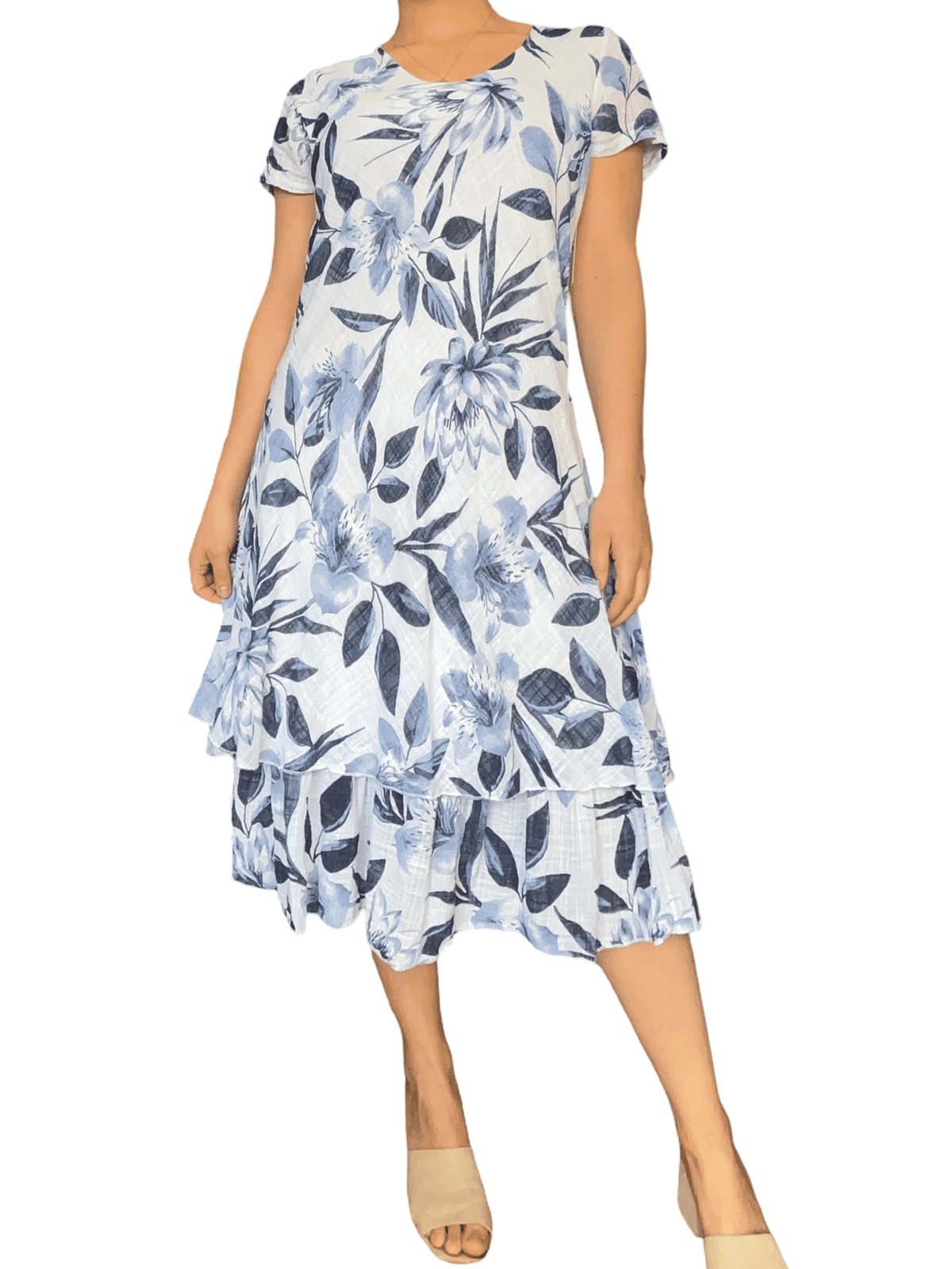 Robe blanche avec imprimé de fleurs marines pour femme.