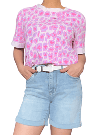 T-shirt léopard fuchsia et lilas pour femme avec ceinture.