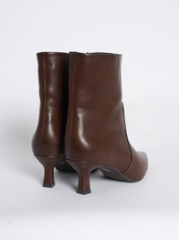 Botte brune en cuir végan