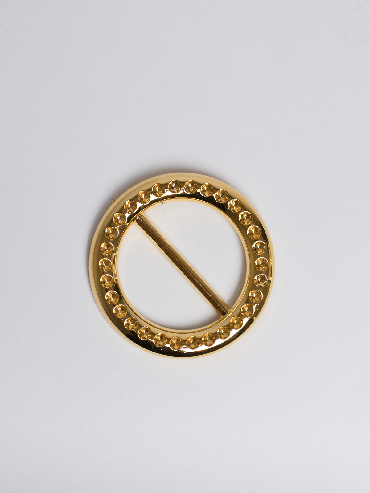 Boucle d’ajustement dorée avec brillants