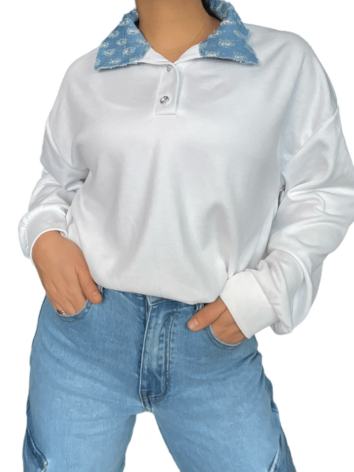 Chandail blanc à col mao bleu jeans