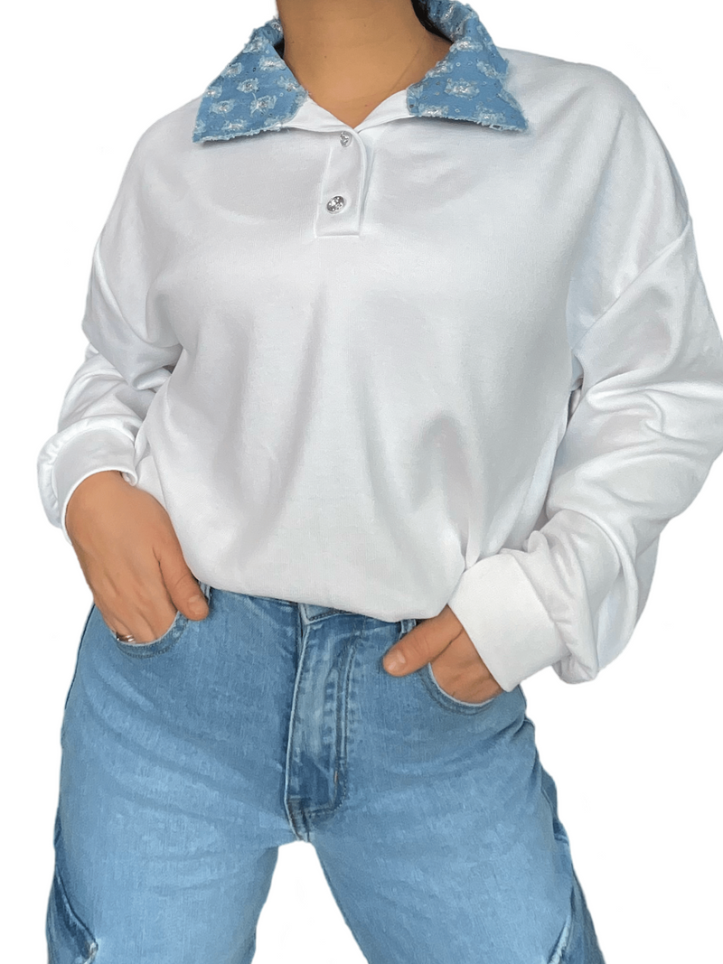 Chandail blanc à col mao bleu jeans