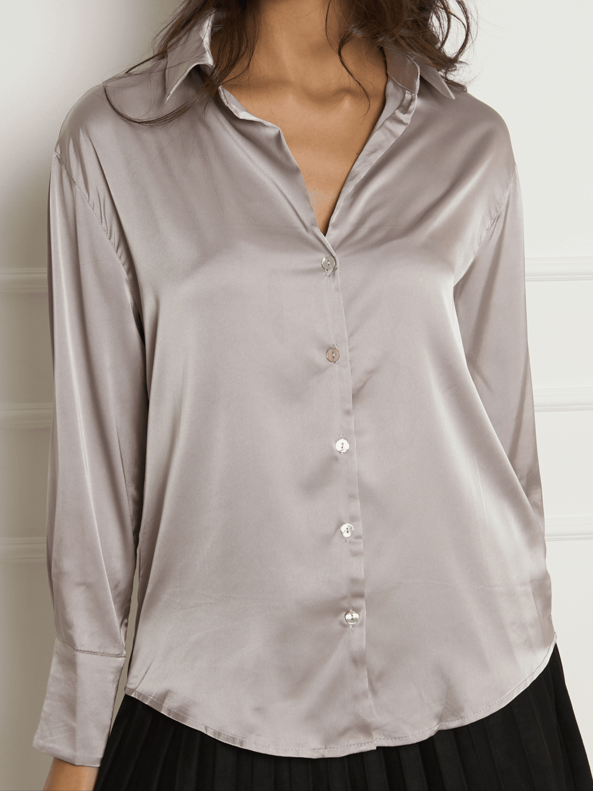 NEW - Chemise satinée grège à manche longue