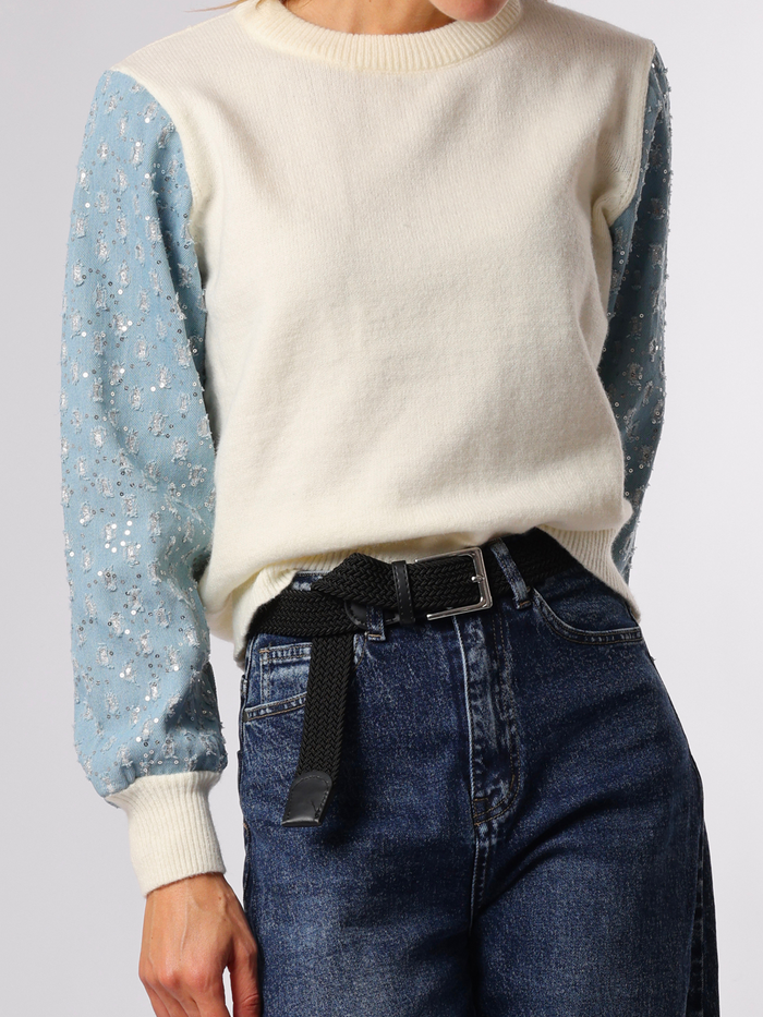 NEW - Chandail blanc crème à manche en jeans