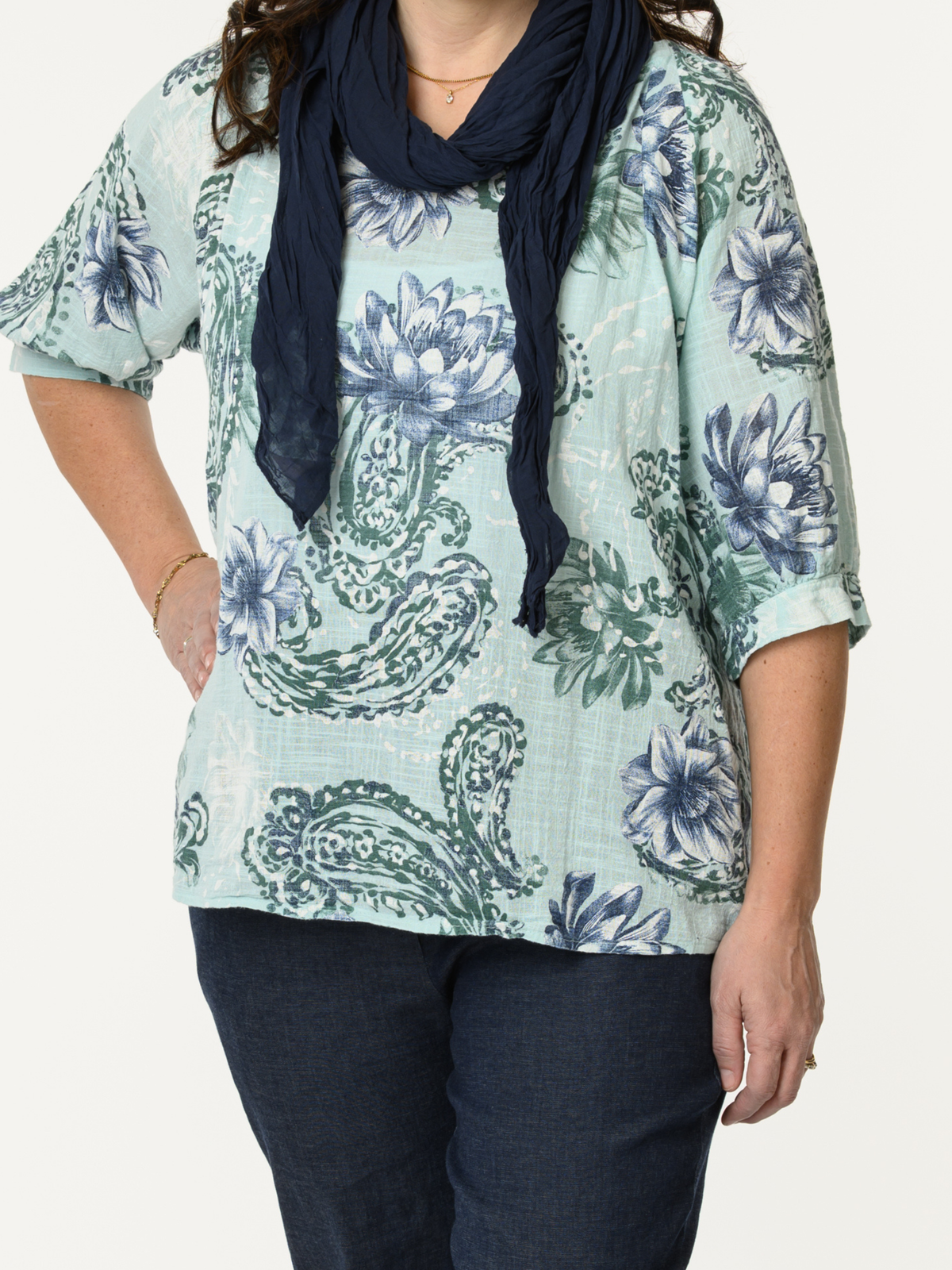 Chandail aqua avec imprimé de fleurs et paisleys