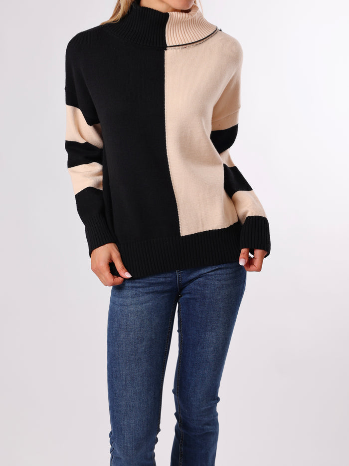 NEW - Chandail noir et beige à col roulé