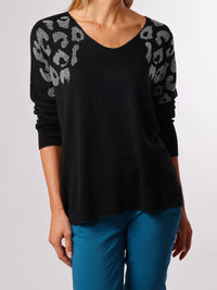 NEW - Chandail noir à motifs de léopard argentés