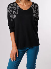 NEW - Chandail noir à motifs de léopard argentés