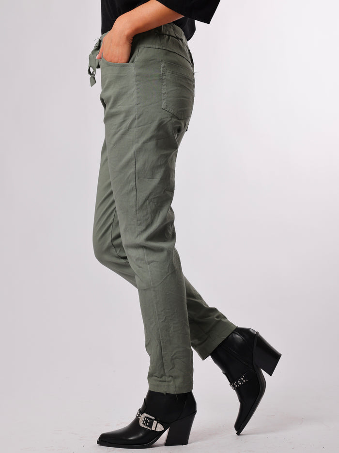 NEW - Pantalon kaki uni à taille élastique avec cordon