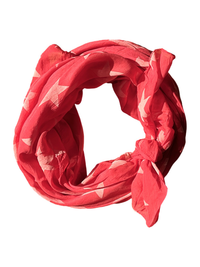Foulard rouge à motifs d'étoiles