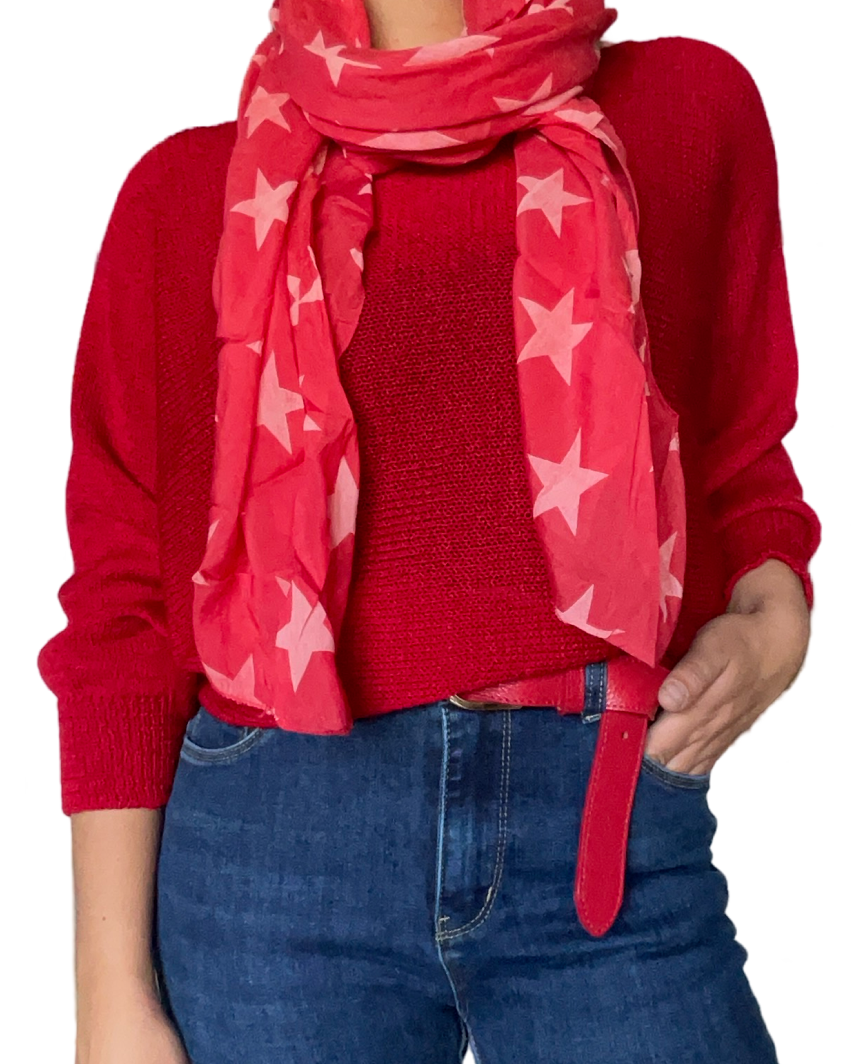 Chandail rouge à manche 3/4 en mailles pour femme avec foulard.