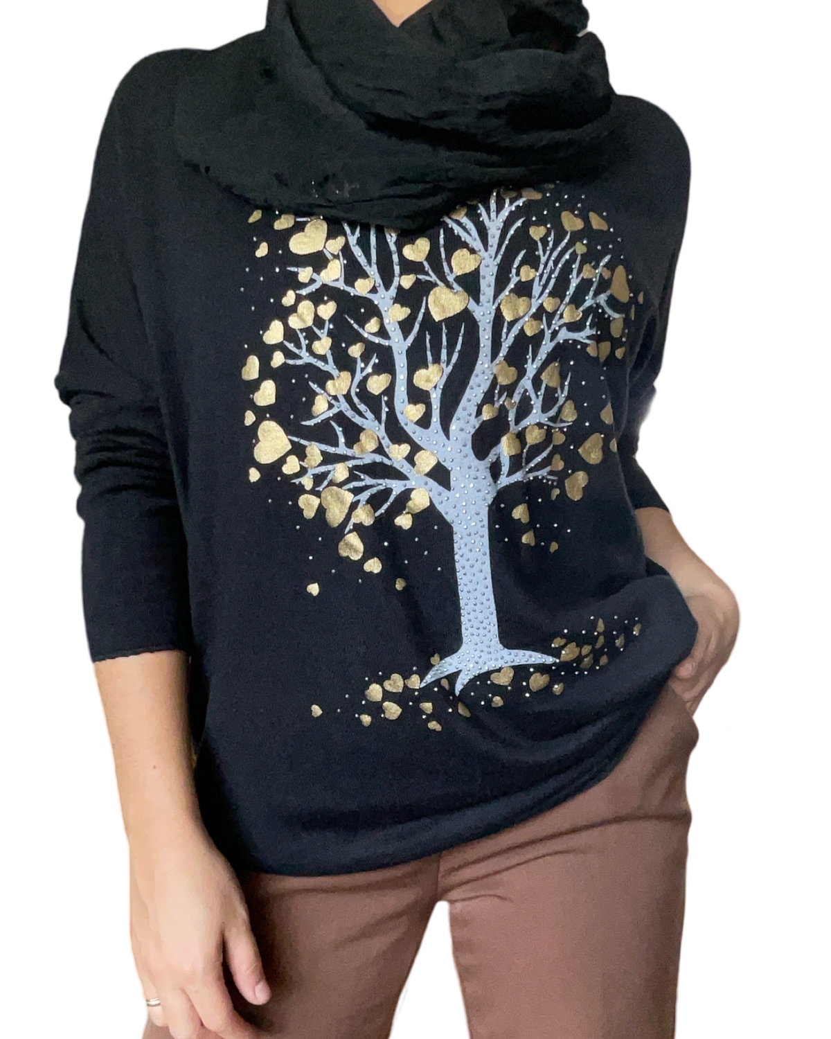 Chandail noir pour femme avec imprimé d'un arbre avec foulard.