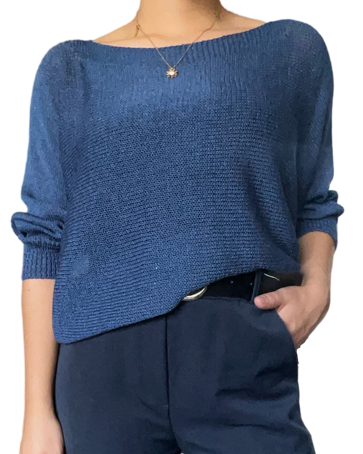 Chandail en mailles bleu cobalt pour femme.