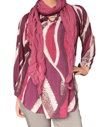 Blouse magenta pour femme avec imprimé abstrait avec foulard.