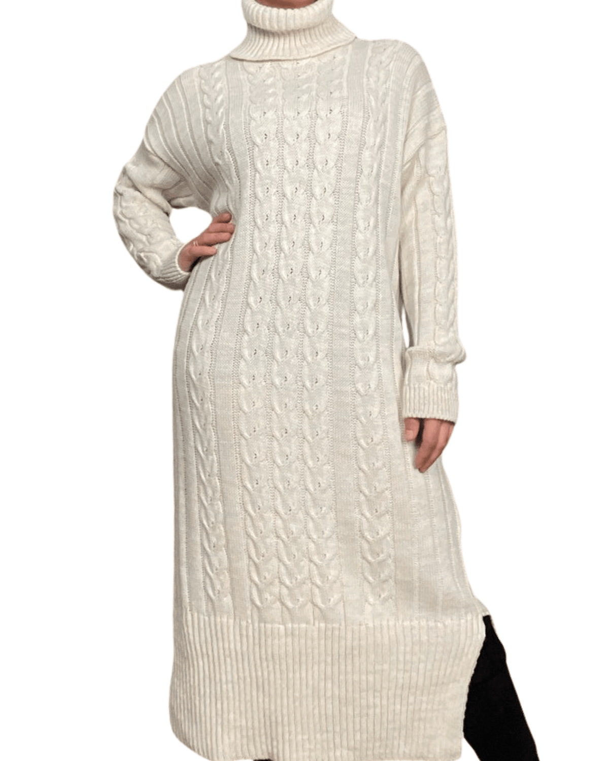 Robe beige en tricot à col roulé pour femme.