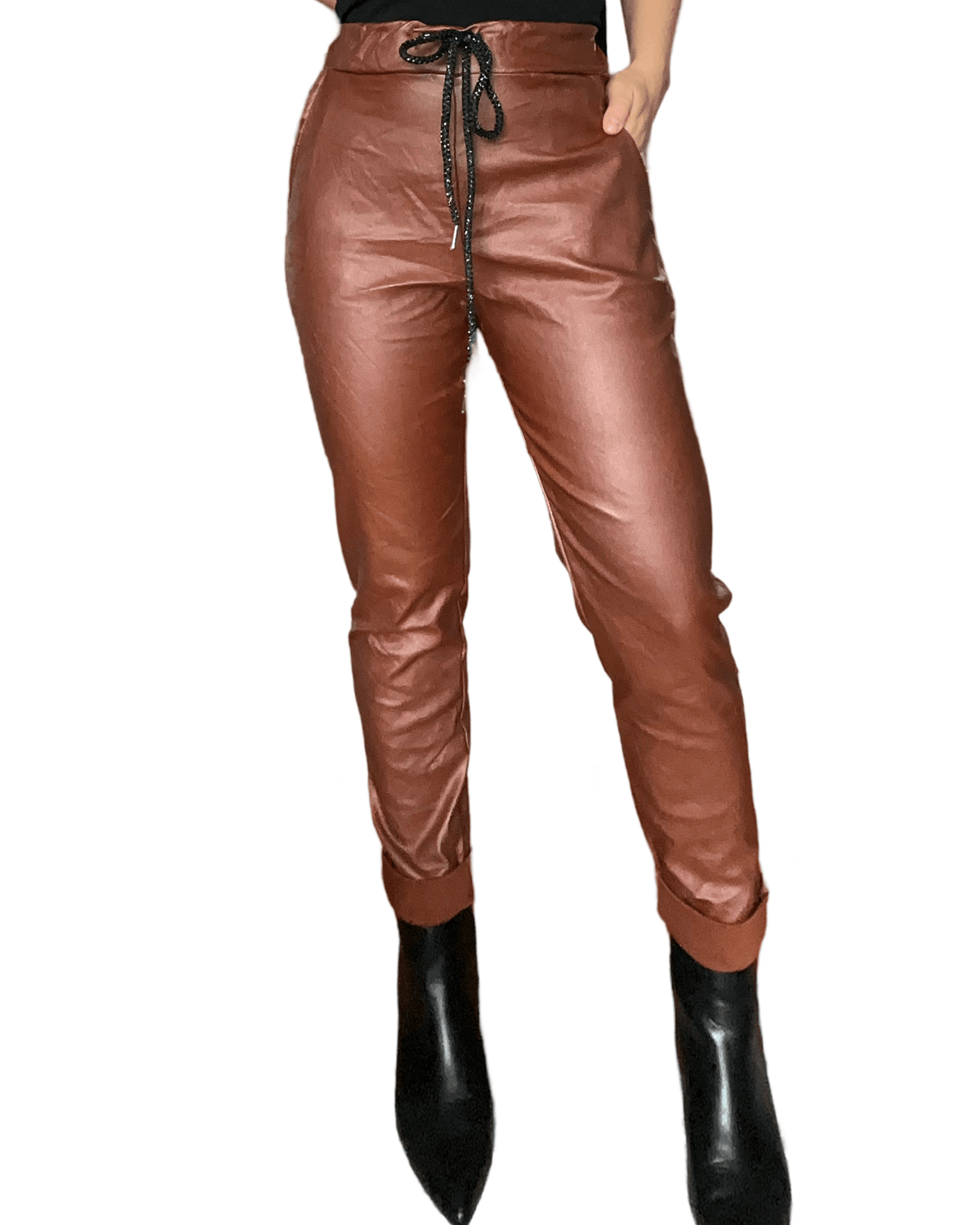 Pantalon camel en similicuir à taille élastique avec cordon pour femme.