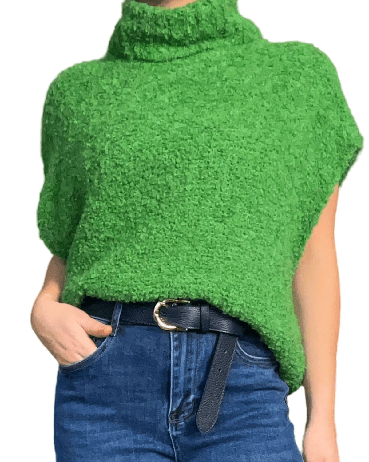 Débardeur vert à col roulé pour femme avec ceinture.