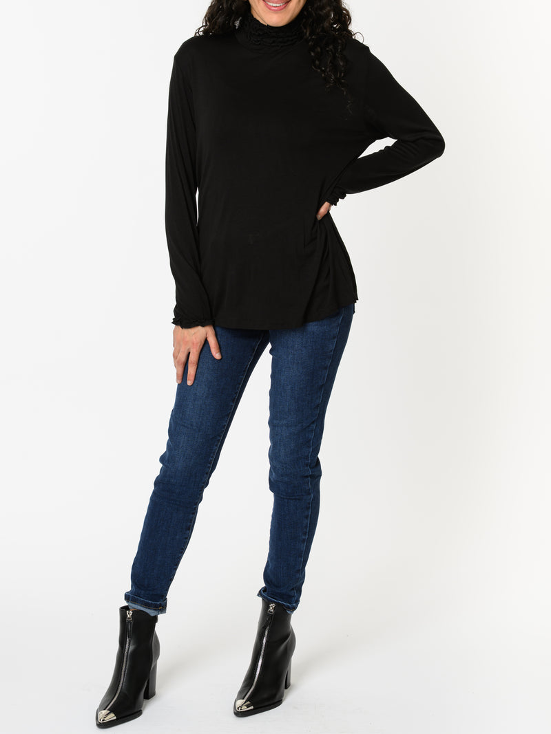 NEW - Chandail noir à col à volants