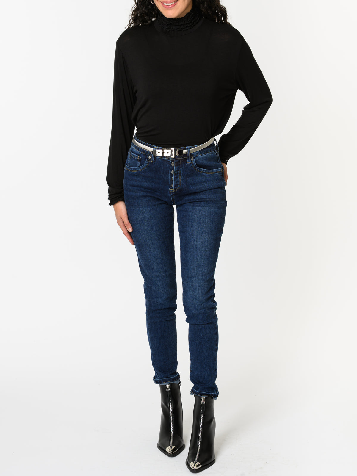 NEW - Chandail noir à col à volants