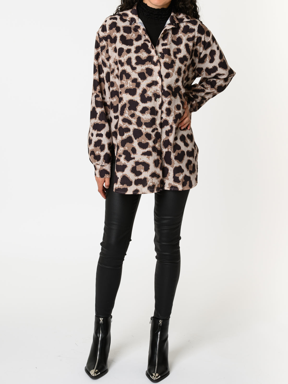 NEW - Chemise beige avec imprimé de léopard