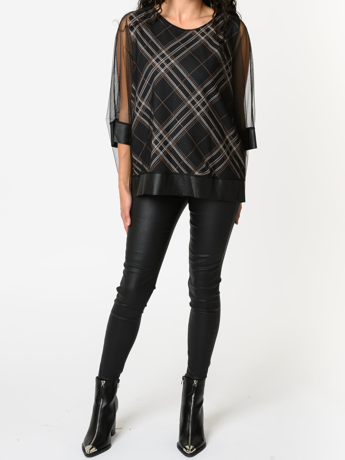 NEW - Blouse noire en tulle avec imprimé de carreaux