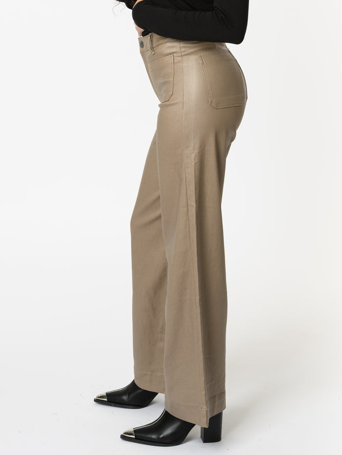 NEW - Jeans beige en similicuir avec poche appliquée