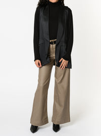 NEW - Veste noir en satin