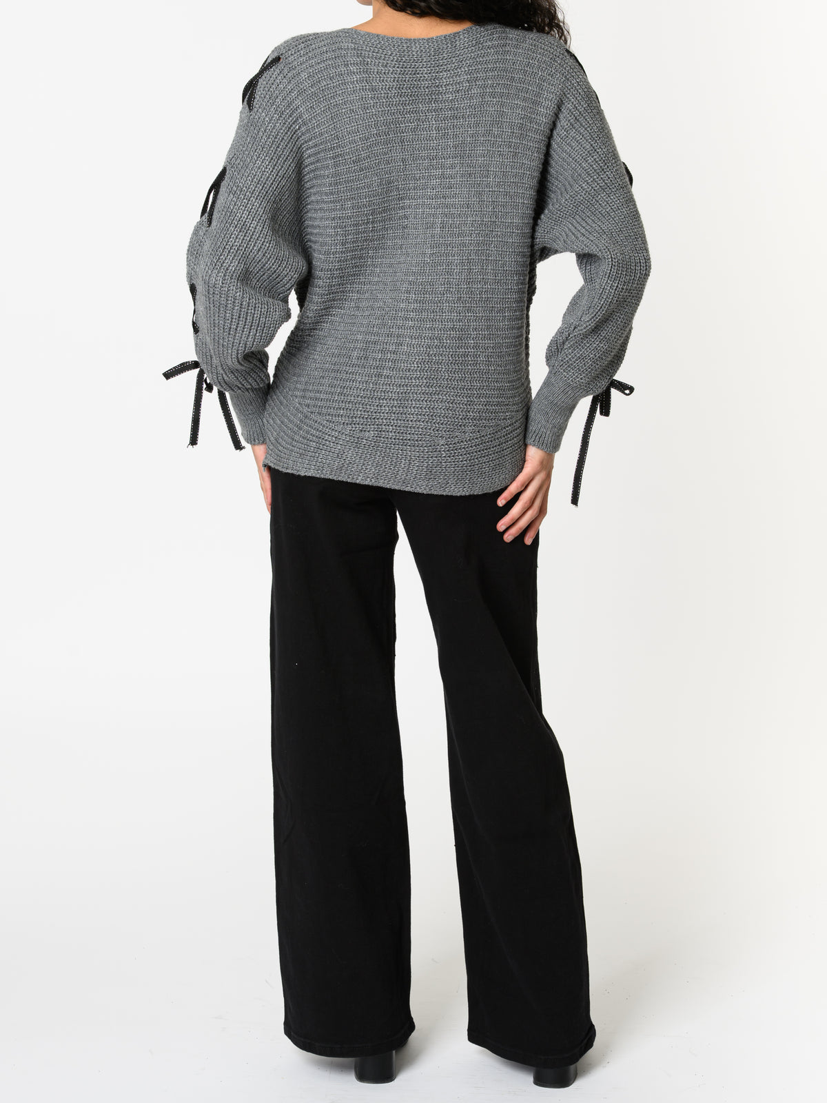 NEW - Chandail gris avec rubans sur les côtés