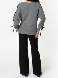 NEW - Chandail gris avec rubans sur les côtés