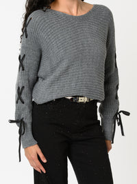 NEW - Chandail gris avec rubans sur les côtés