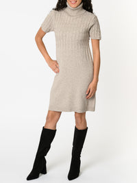 NEW - Robe beige en tricot torsadé