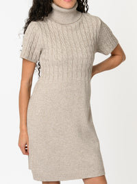 NEW - Robe beige en tricot torsadé