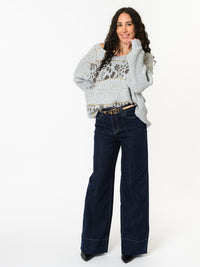 NEW - Chandail gris avec imprimé animal abstrait