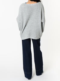 NEW - Chandail gris avec imprimé animal abstrait