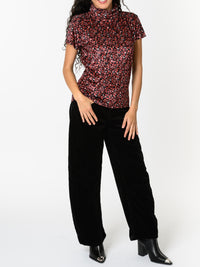 NEW - Chandail noir à motifs floraux rouges