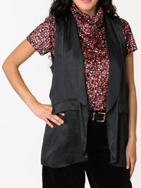 NEW - Chandail noir à motifs floraux rouges