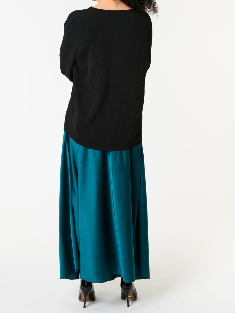 NEW - Chandail noir uni avec col en V