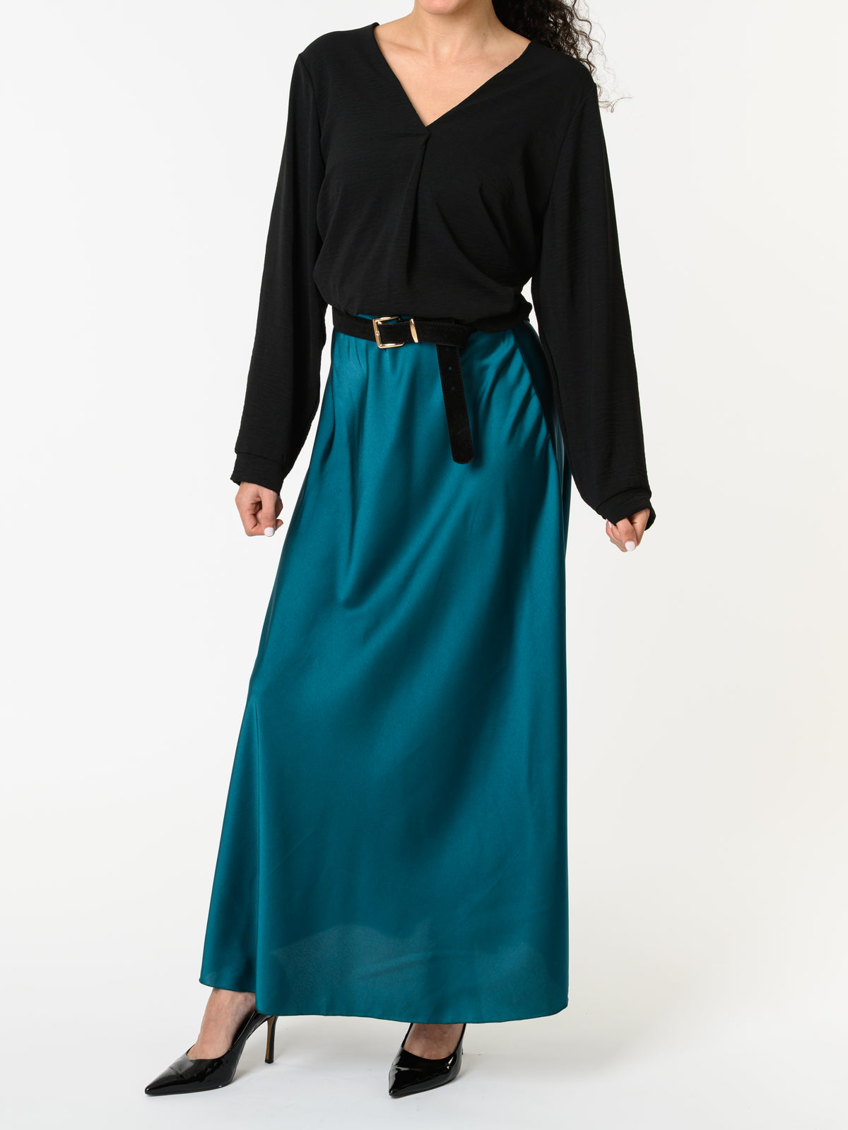 NEW - Chandail noir uni avec col en V