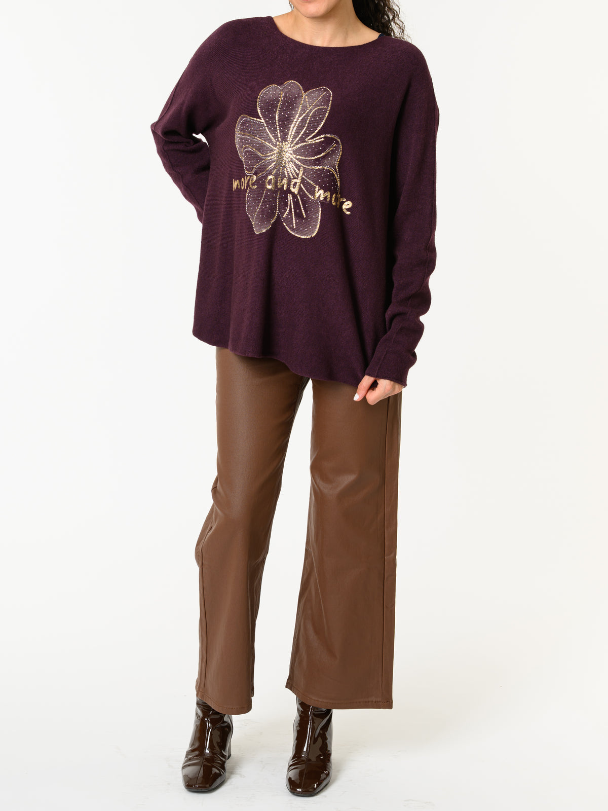 NEW - Chandail prune avec imprimé d'une fleur brillante