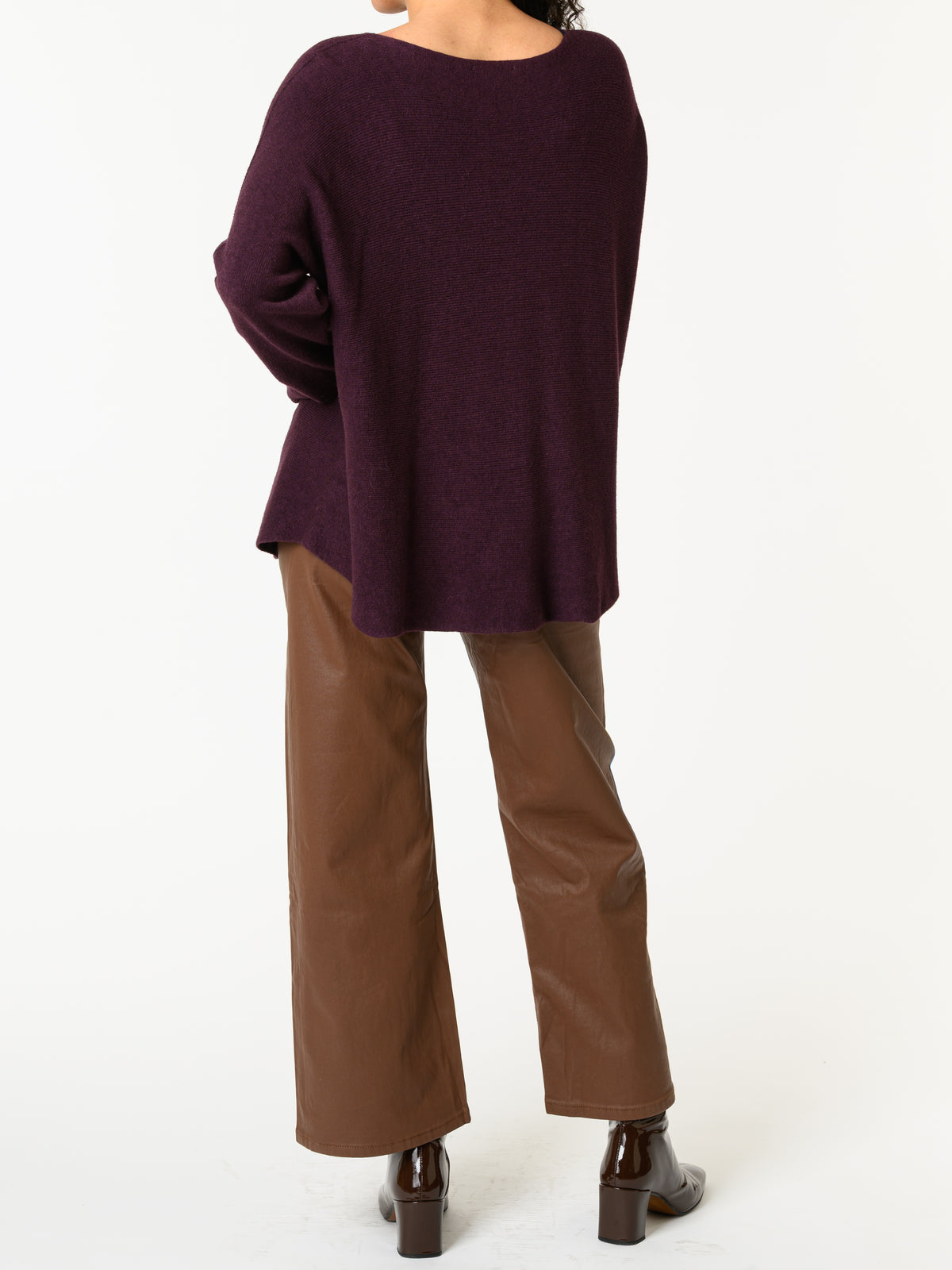 NEW - Chandail prune avec imprimé d'une fleur brillante