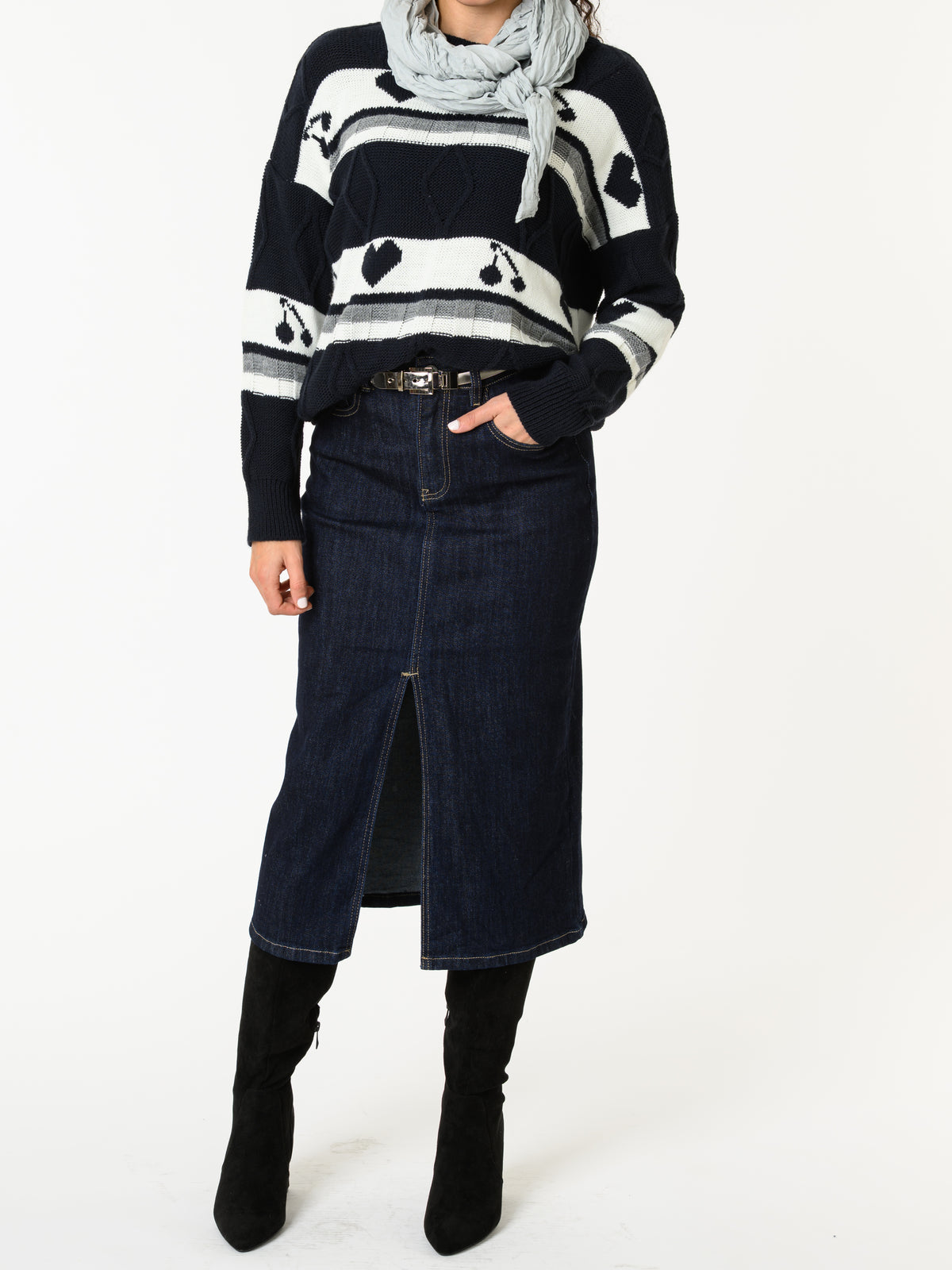 NEW - Chandail bleu marin et blanc à manches longues