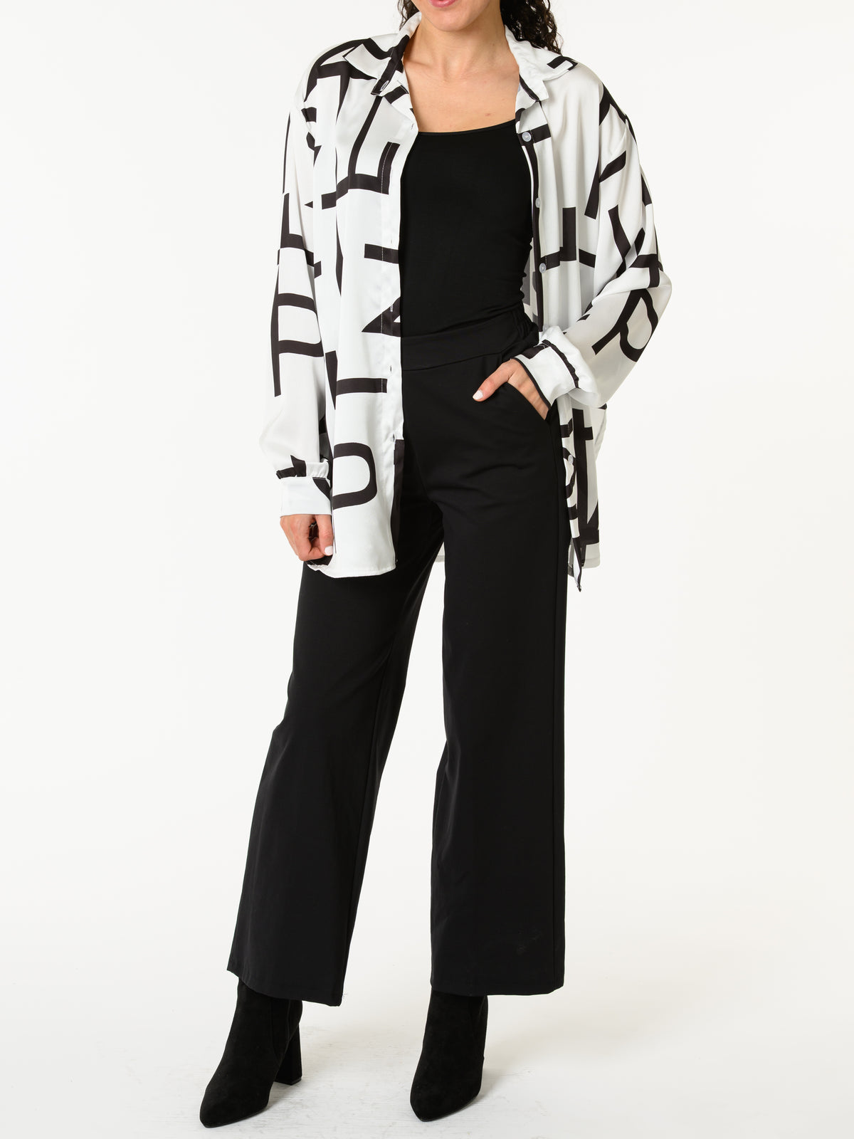 NEW - Chemise blanche avec imprimé géométrique noir