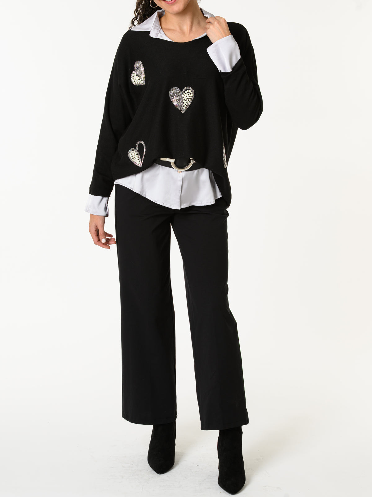 NEW - Chandail noir avec cœurs argentés