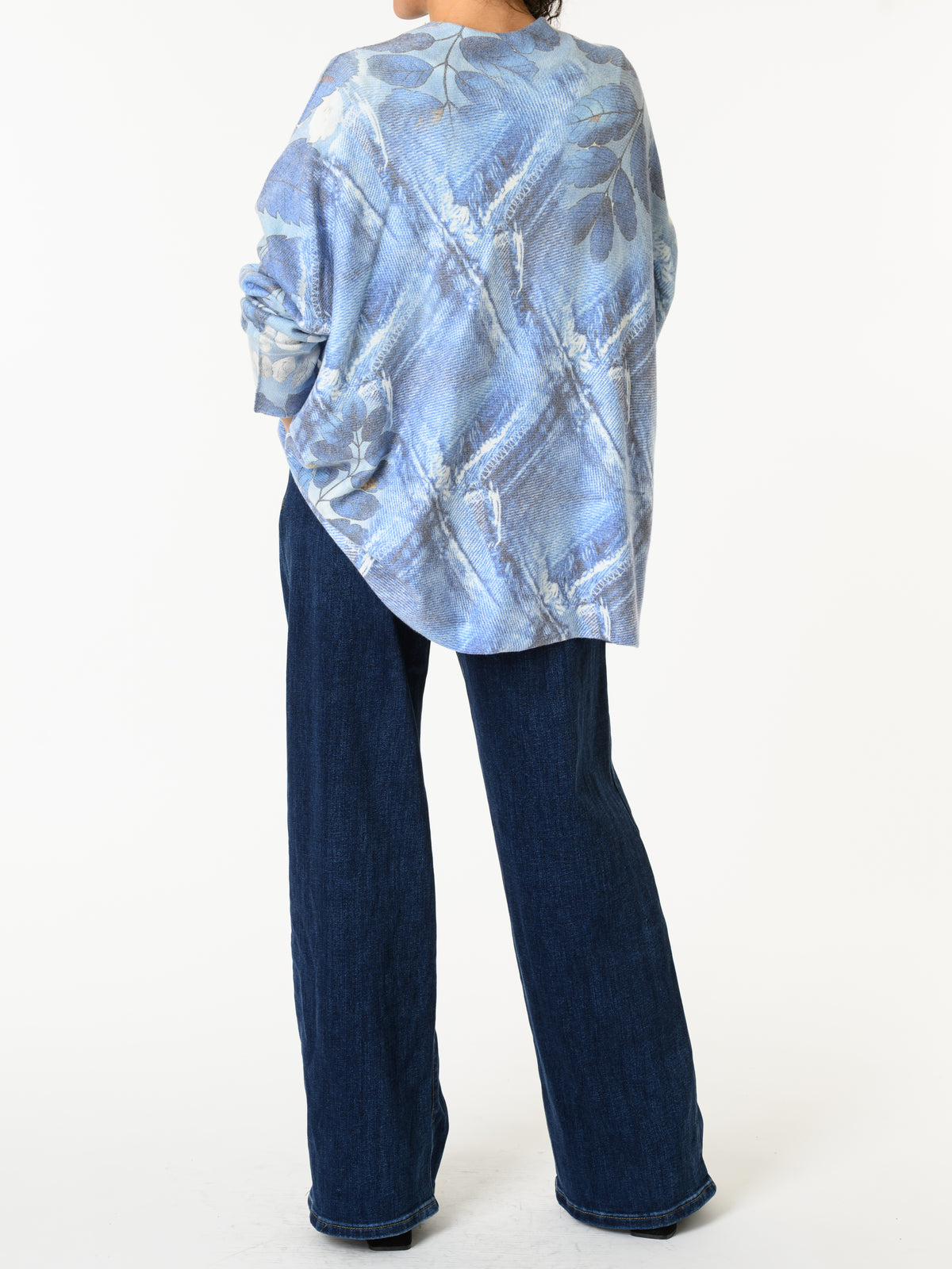 NEW - Chandail bleu et blanc avec imprimé de feuilles